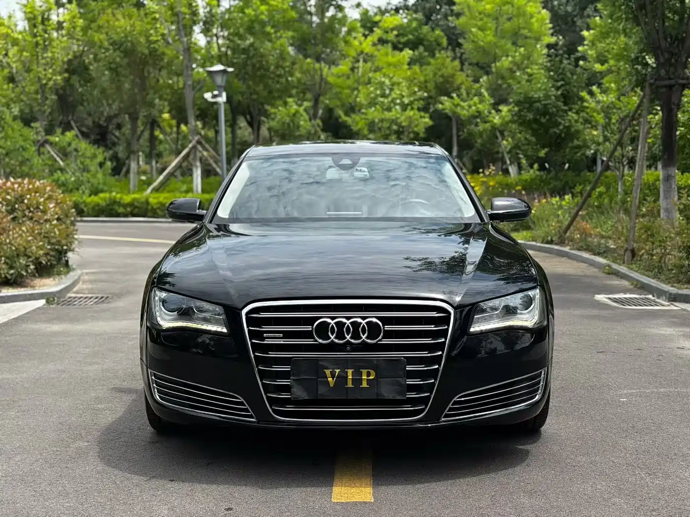 Фото 2 - Audi A8
