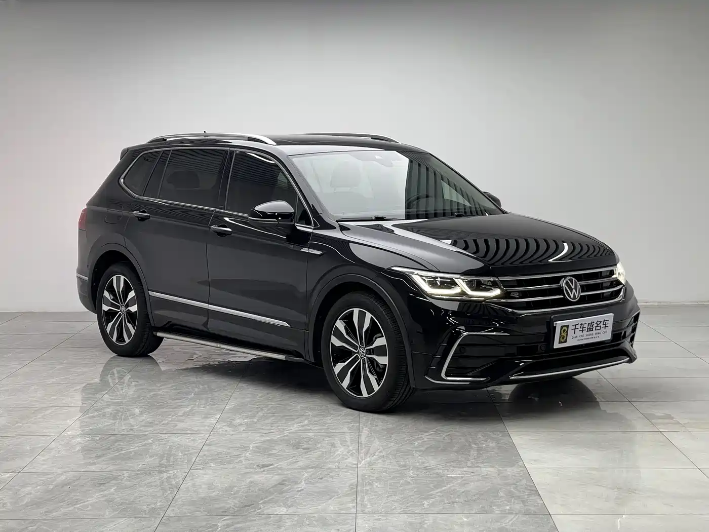 Volkswagen Tiguan L 2023 330TSI Auto 2WD R-Line Flagship Edition фото 3