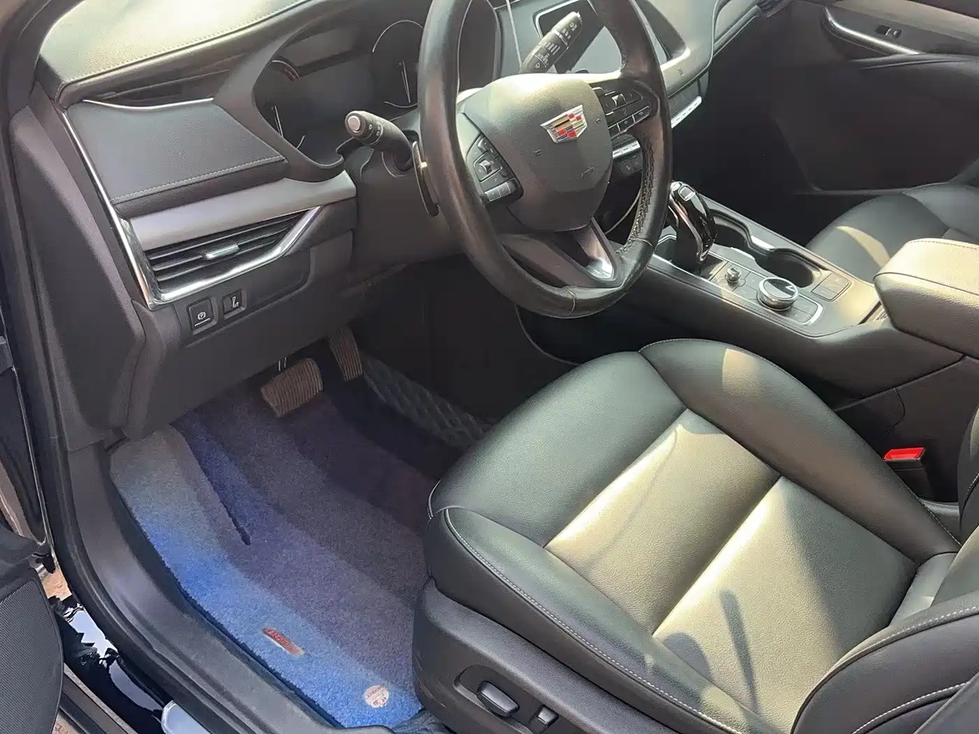 Cadillac XT4 2020 28T FWD Leading Trim фото 7