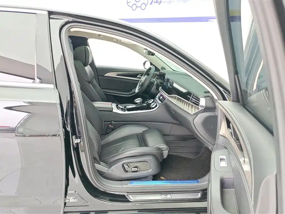 Hongqi H9 2020 2.0T Smart Connection Qi Xiang Edition фото 8