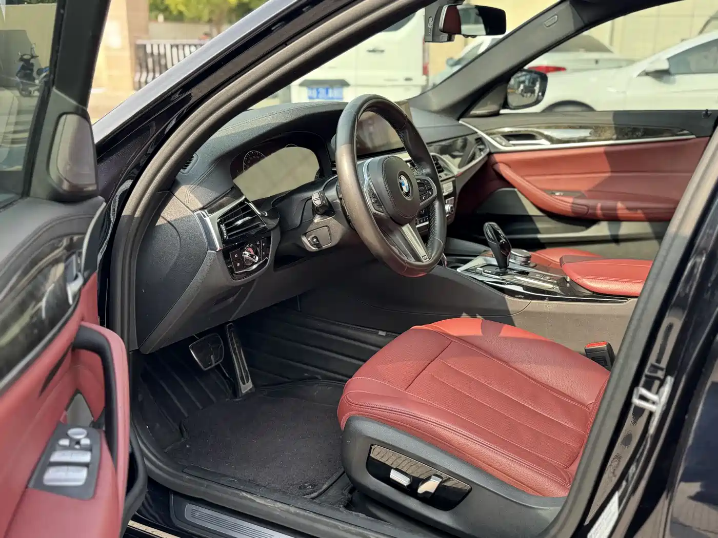BMW 5 Series 2019 530Li Premium M Sport Package фото 7