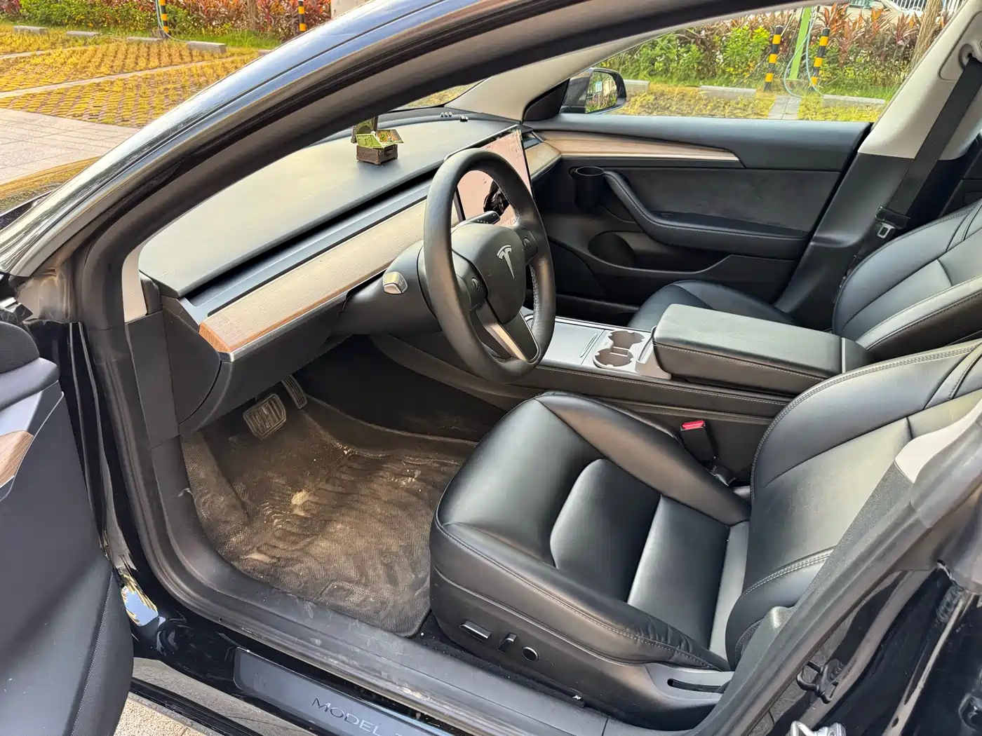 Фото 4 - Tesla Model 3