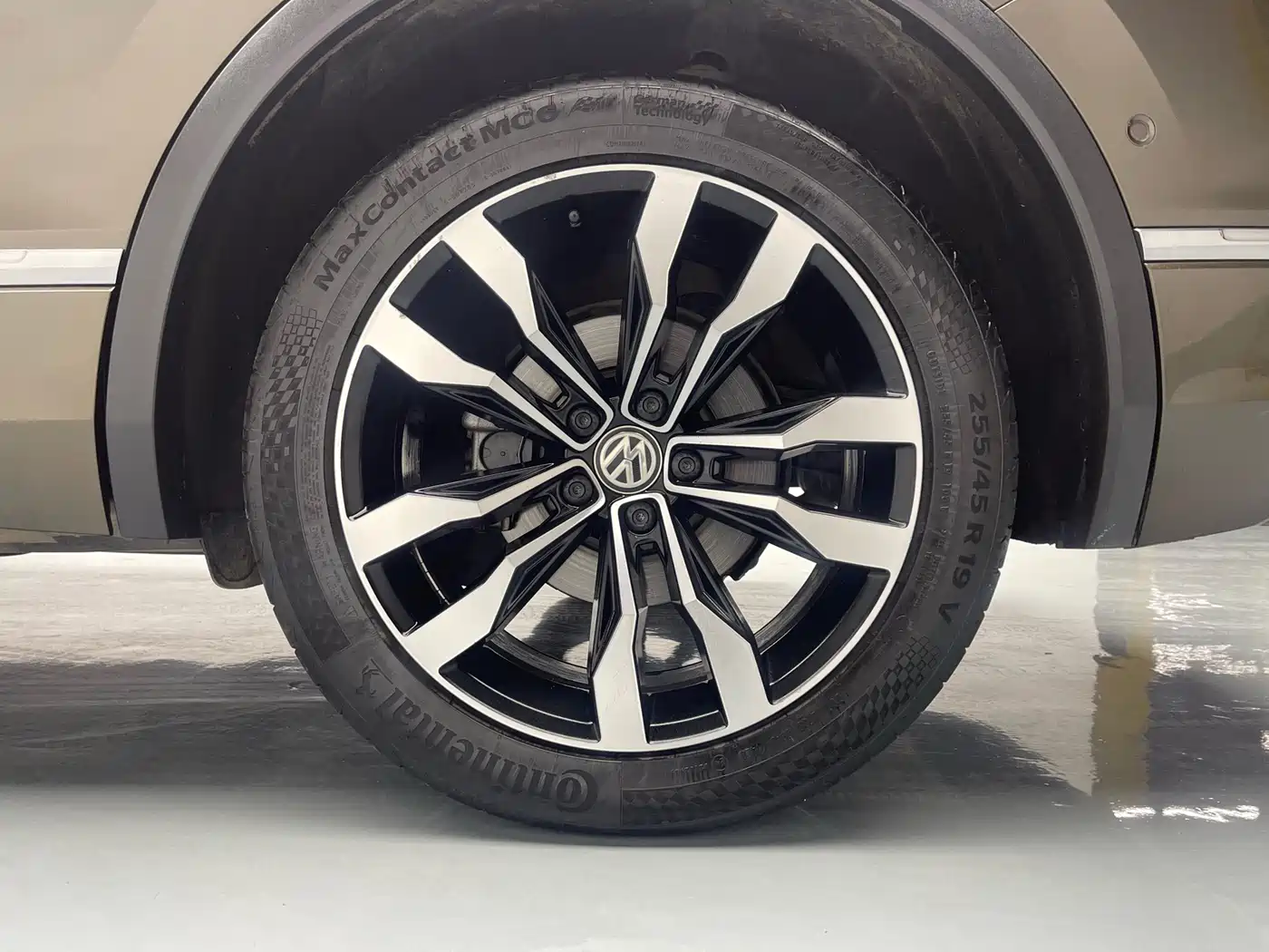 Volkswagen Tiguan L 2020 330TSI Auto 2WD R-Line Flagship China VI фото 21