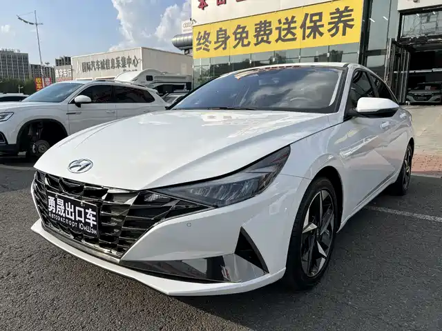 HYUNDAI ELANTRA