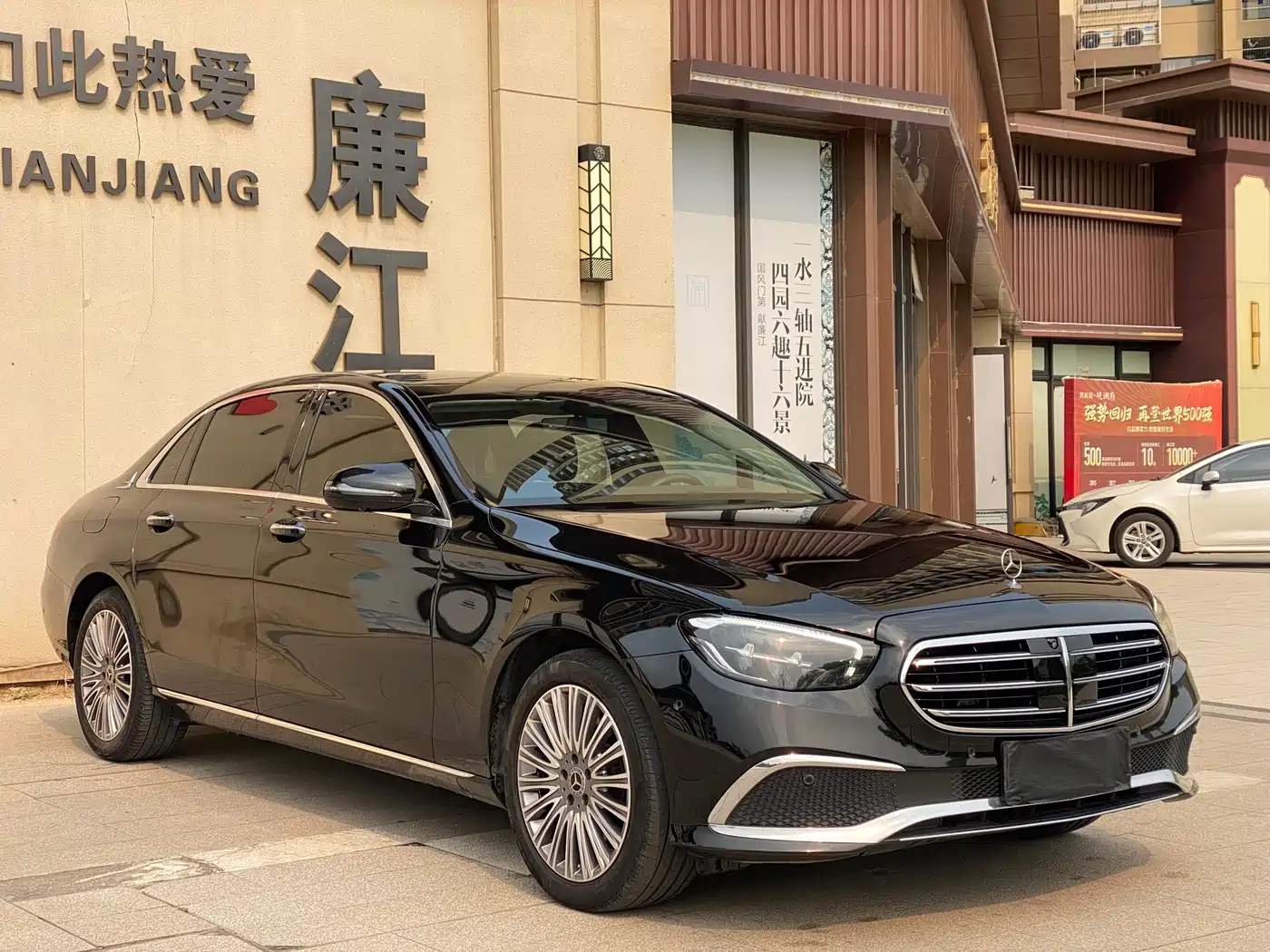 MERCEDES-BENZ E CLASS