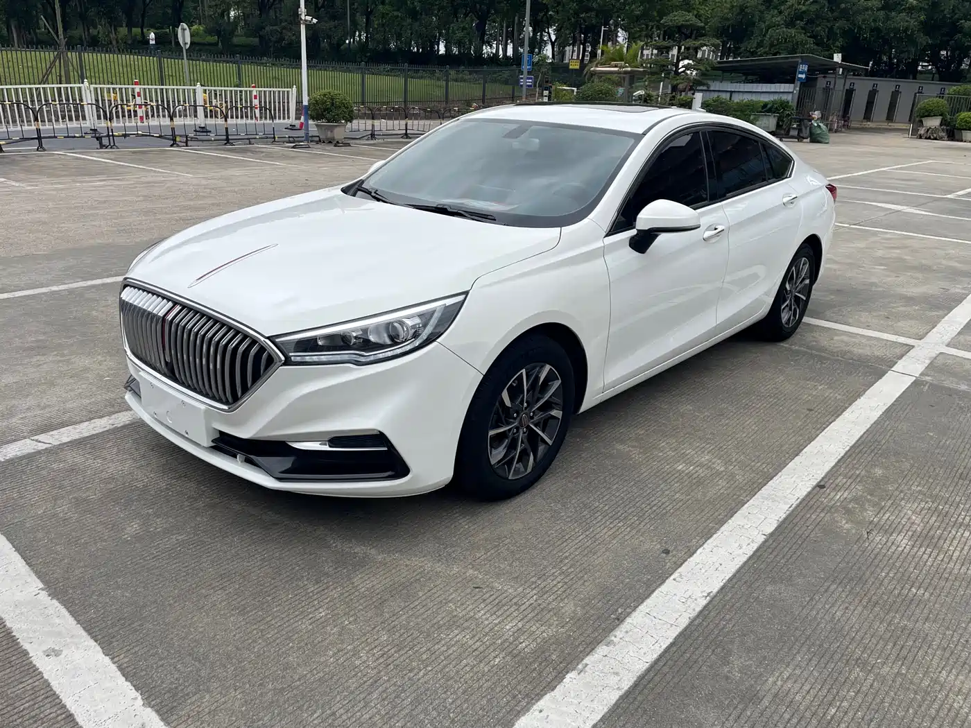 Hongqi H5 2020 1.5T DCT Qi Rhythm Edition