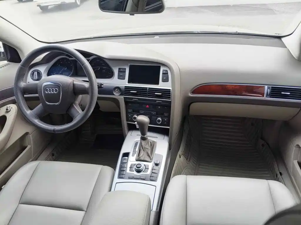 Фото 11 - Audi A6L