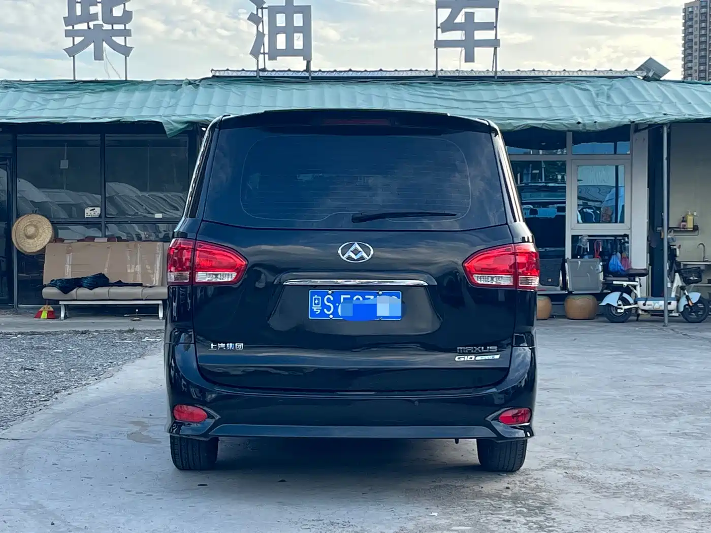 SAIC Maxus Maxus G10 2019 2018 PLUS 1.9T Manual Elite Edition Diesel