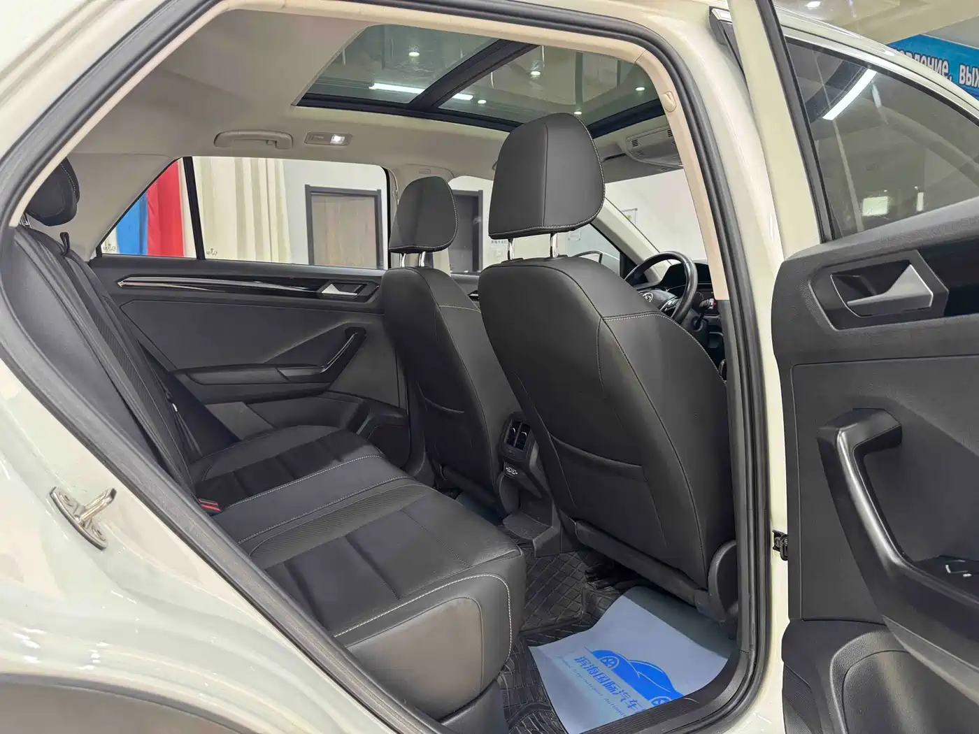 Volkswagen T-ROC 2022 280TSI DSG 2WD Comfort PLUS фото 9