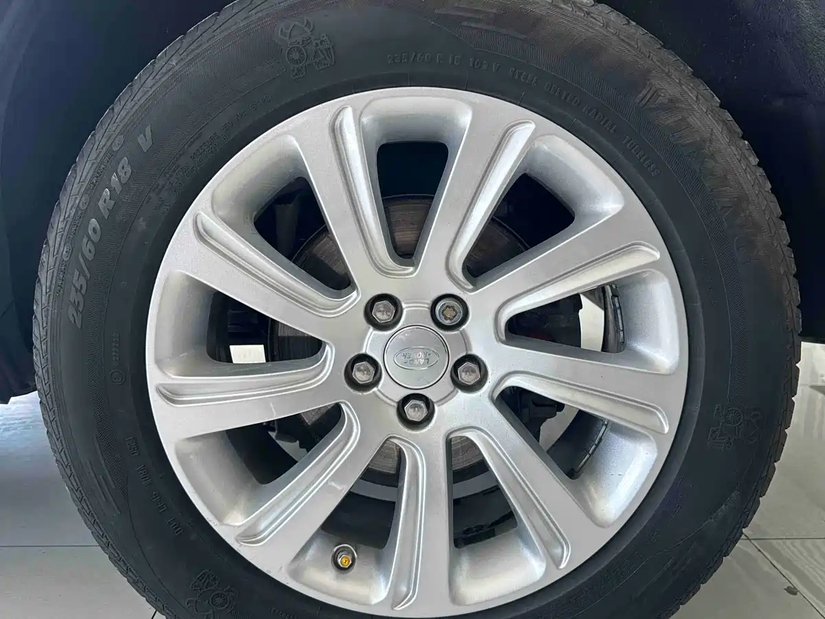 Land Rover Discovery Sport 2016 2.0T SE фото 22