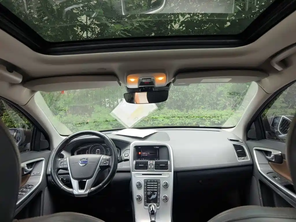 Фото 9 - Volvo XC60