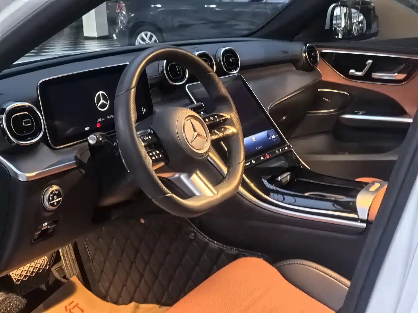 Mercedes-Benz C-Class 2023 Facelift C 200 L Sport Edition фото 12