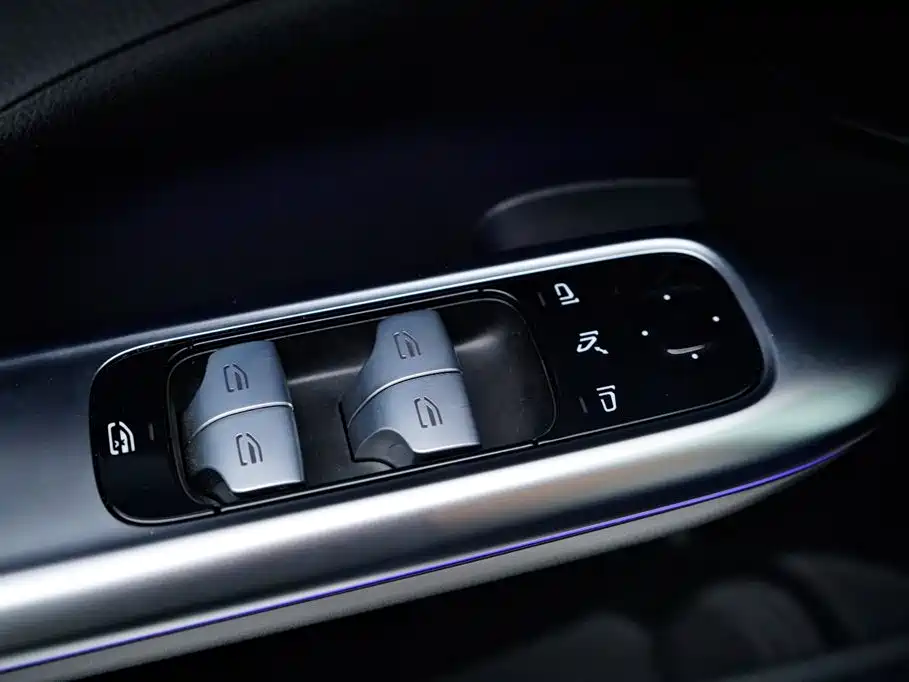 Mercedes-Benz C-Class 2023 Facelift C 260 L Sport Edition фото 27