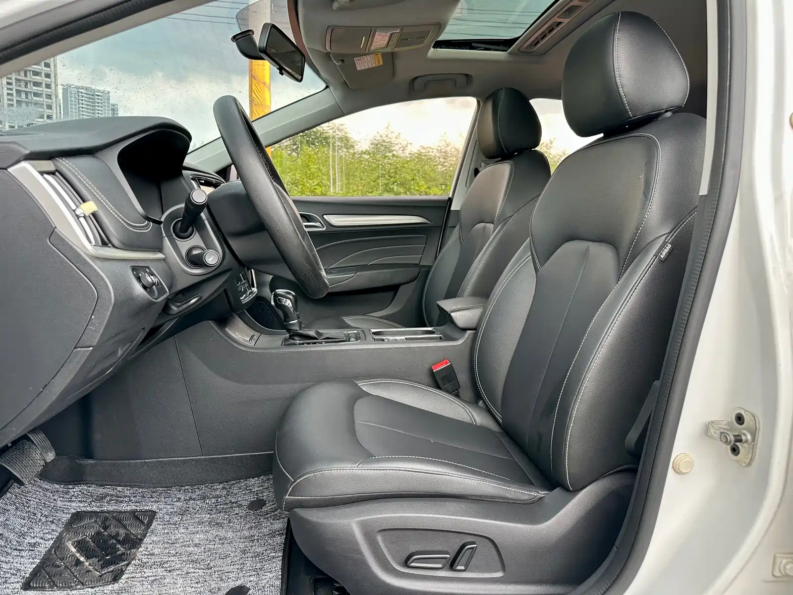 Фото 6 - Roewe i6