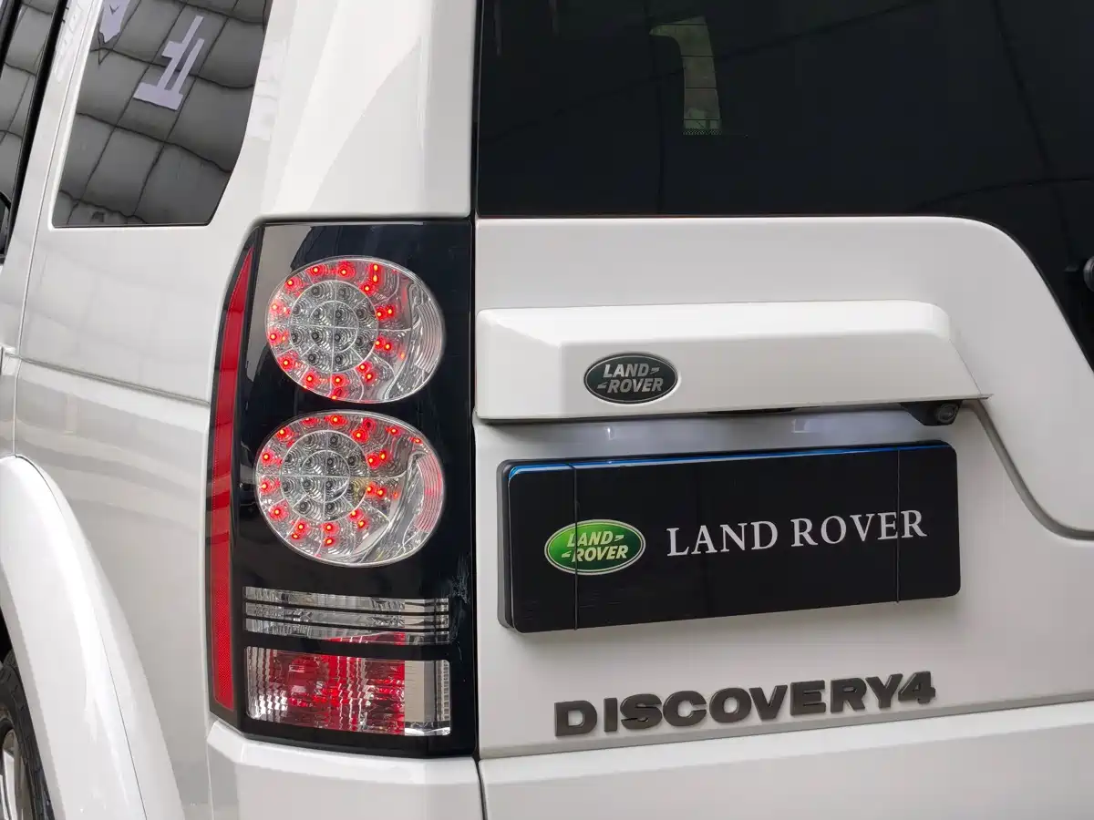 Land Rover Discovery 2016 3.0 SC V6 HSE фото 6