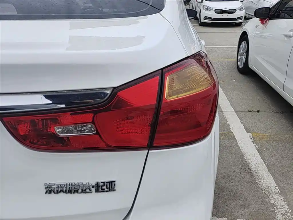 Kia K3 2015 1.6L Automatic GLS фото 8