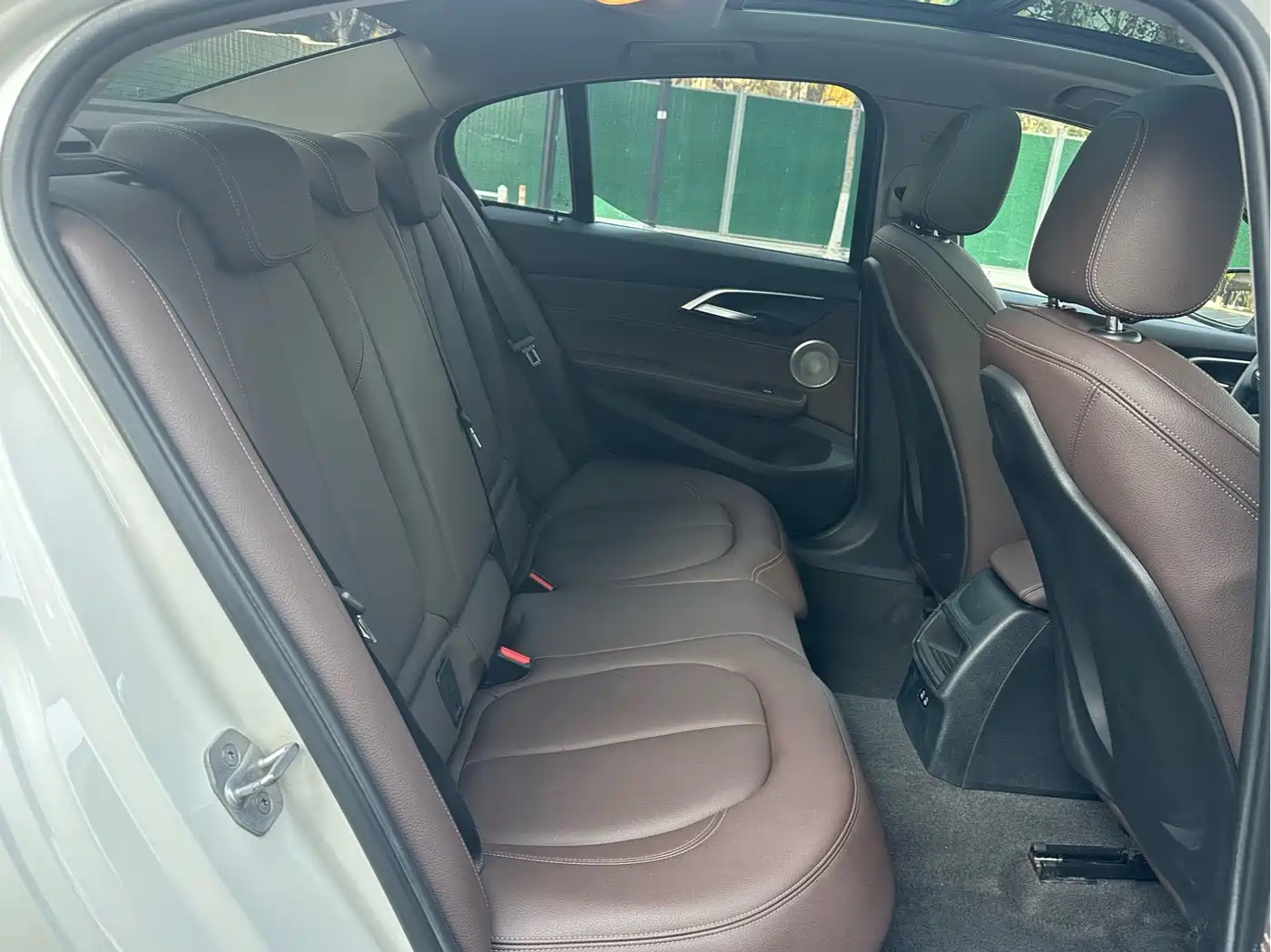 BMW 1 Series 2022 120i M Sport Shadow Edition фото 16