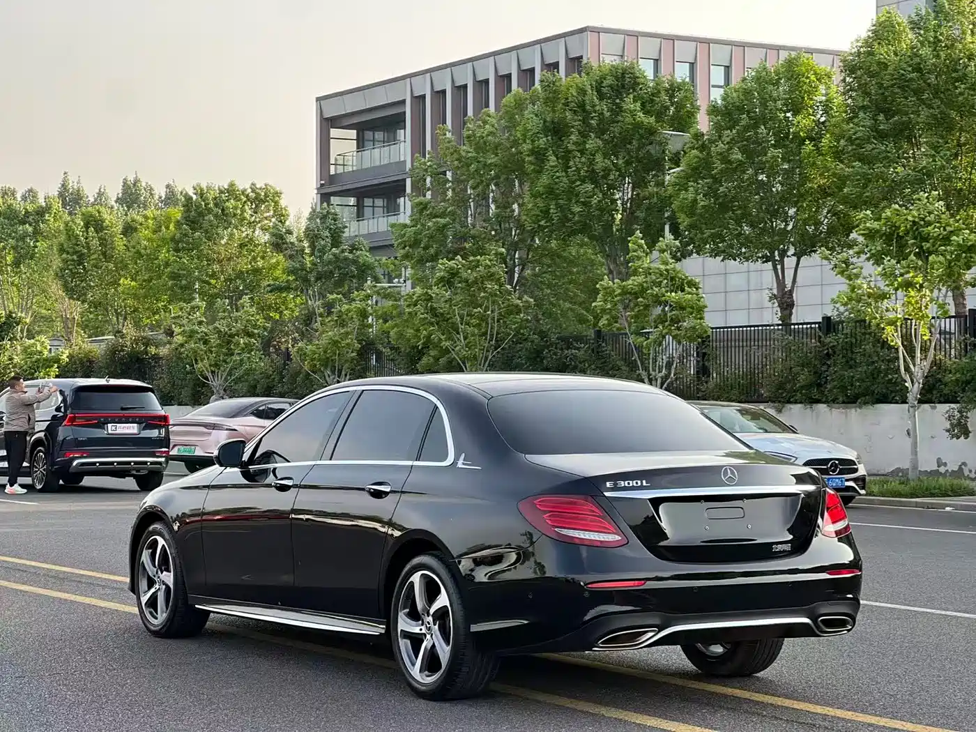 Mercedes-Benz E-Class 2017 E 300 L Sport Luxury фото 4