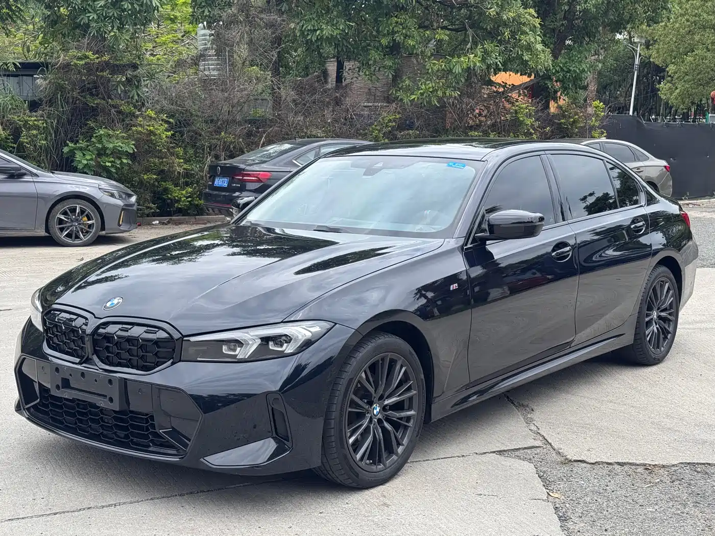 BMW 3 Series 2023 325Li M Sport Black Night Package