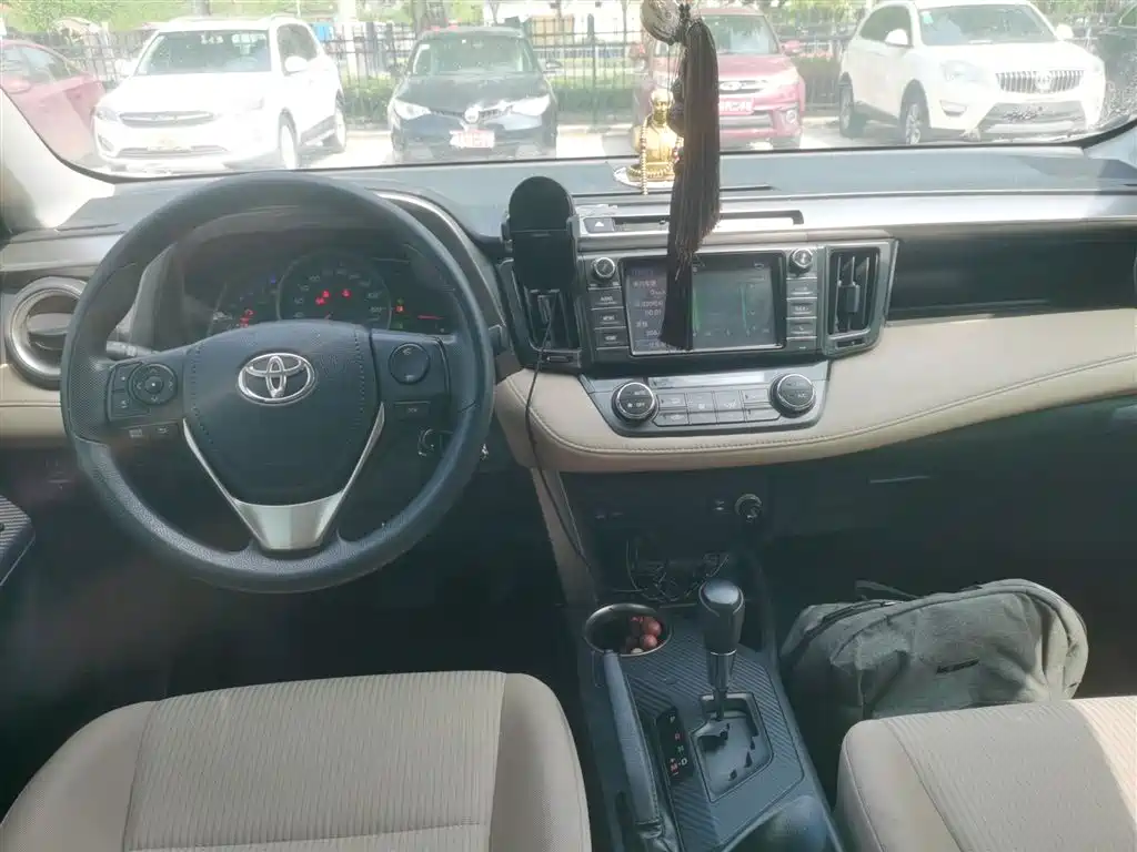 Toyota RAV4 Rongfang 2015 2.0L CVT 2WD Trend Edition фото 10