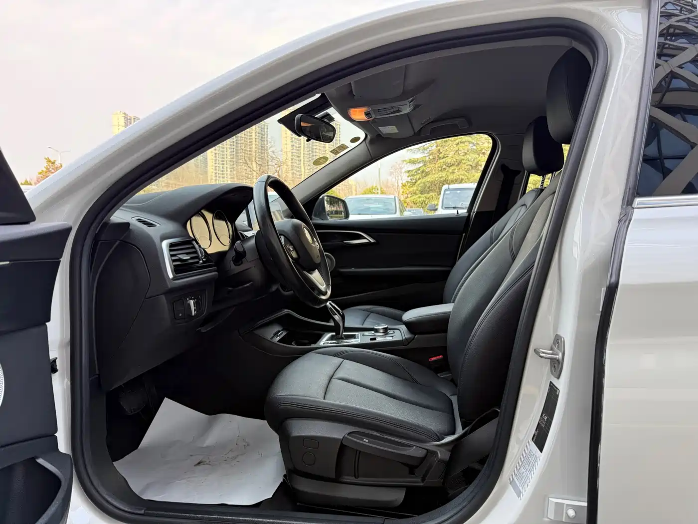 BMW 1 Series 2021 120i M Sport фото 4