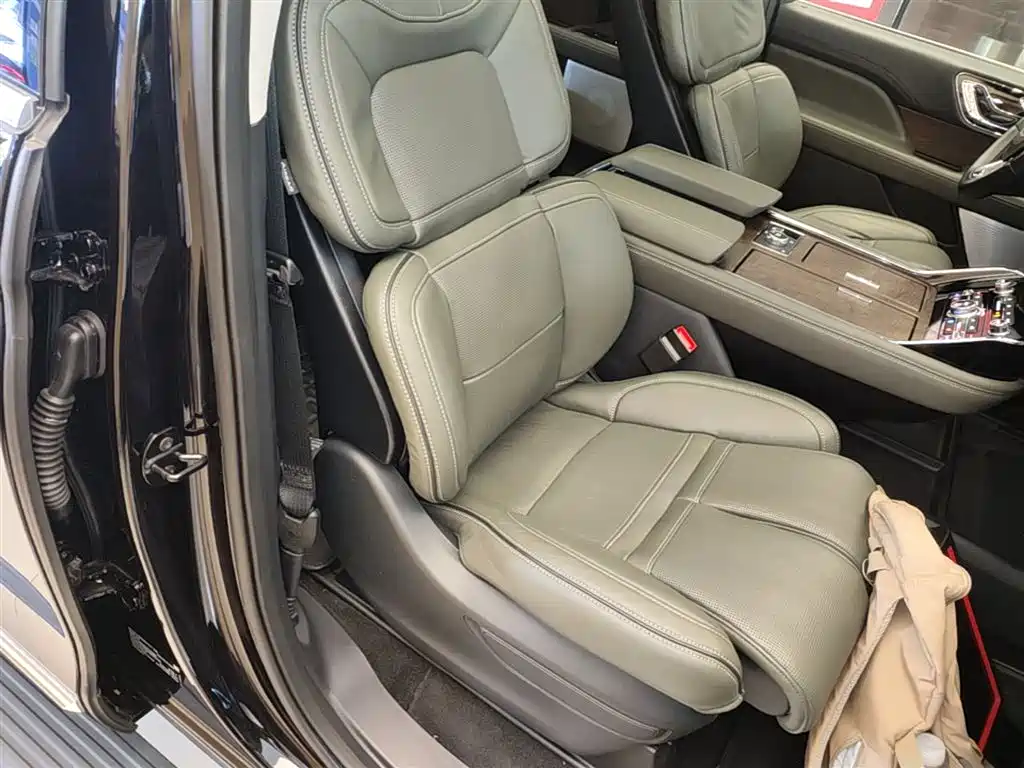 Lincoln Navigator 2026 2024 3.5T Presidential Edition