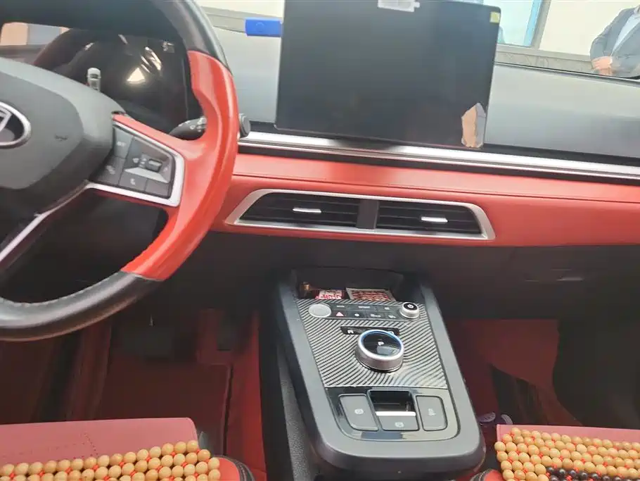 BYD E2