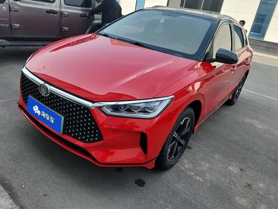 BYD E2