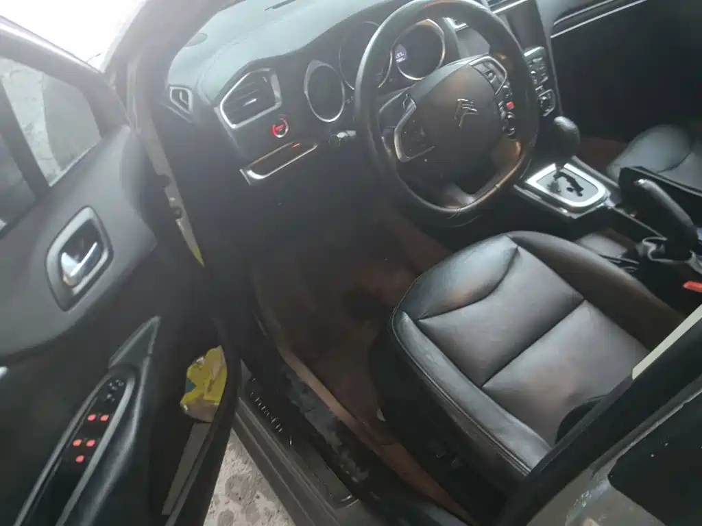 Photo 16 - Citroën C4L