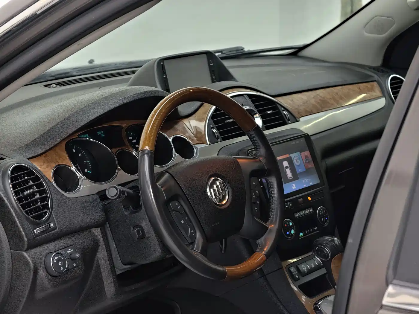 Buick Enclave 2010 3.6L Elite Edition фото 18