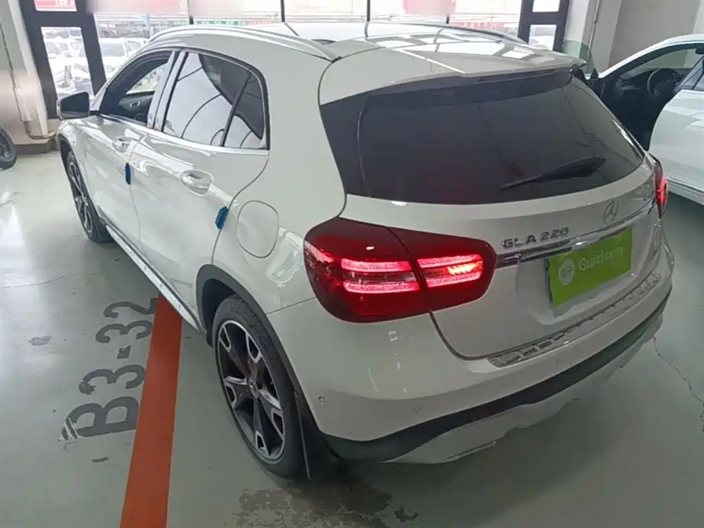 Mercedes-Benz GLA 2017 GLA 220 4MATIC Fashion фото 5