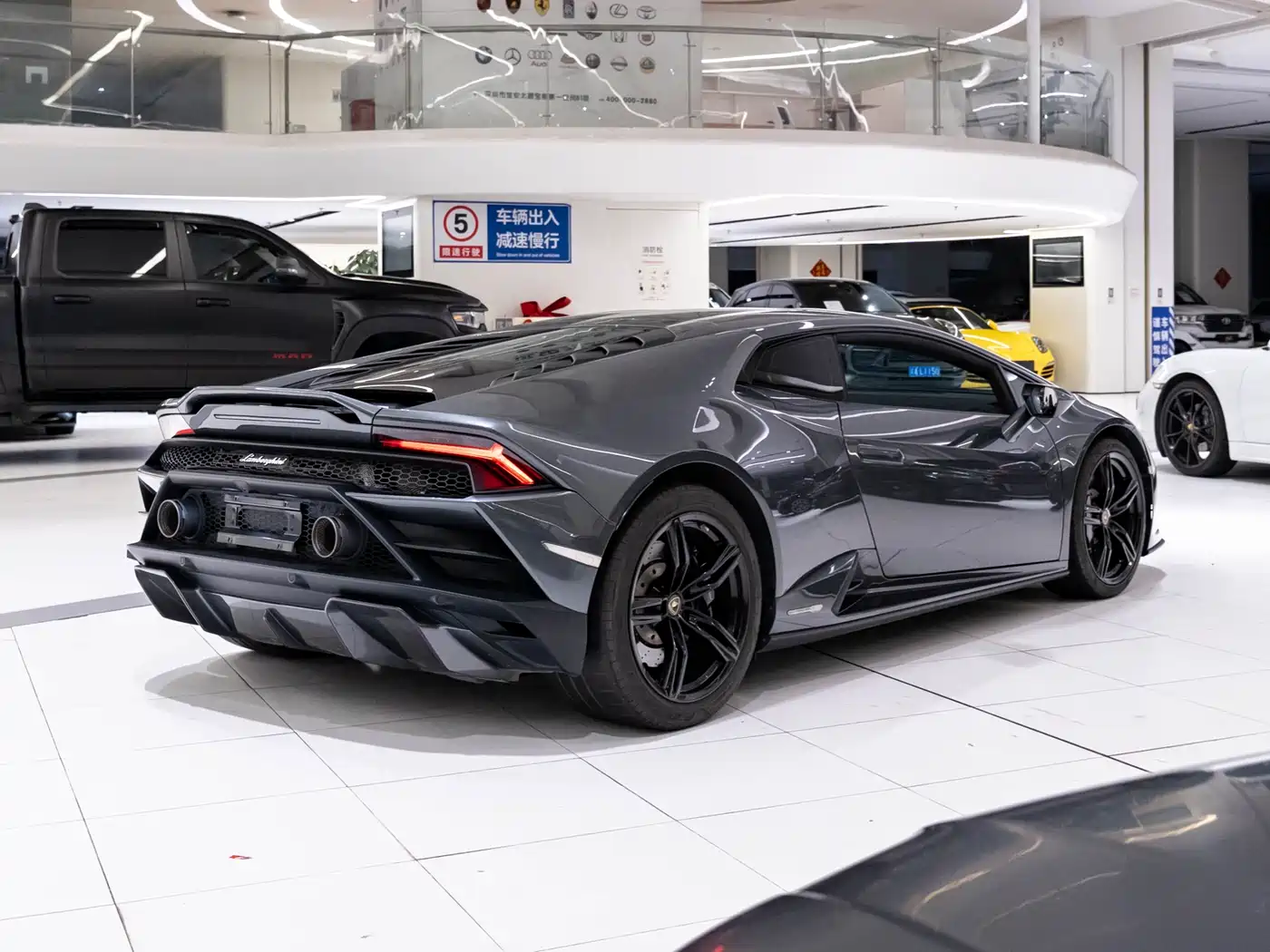 Lamborghini Huracán 2020 Huracán EVO RWD фото 5