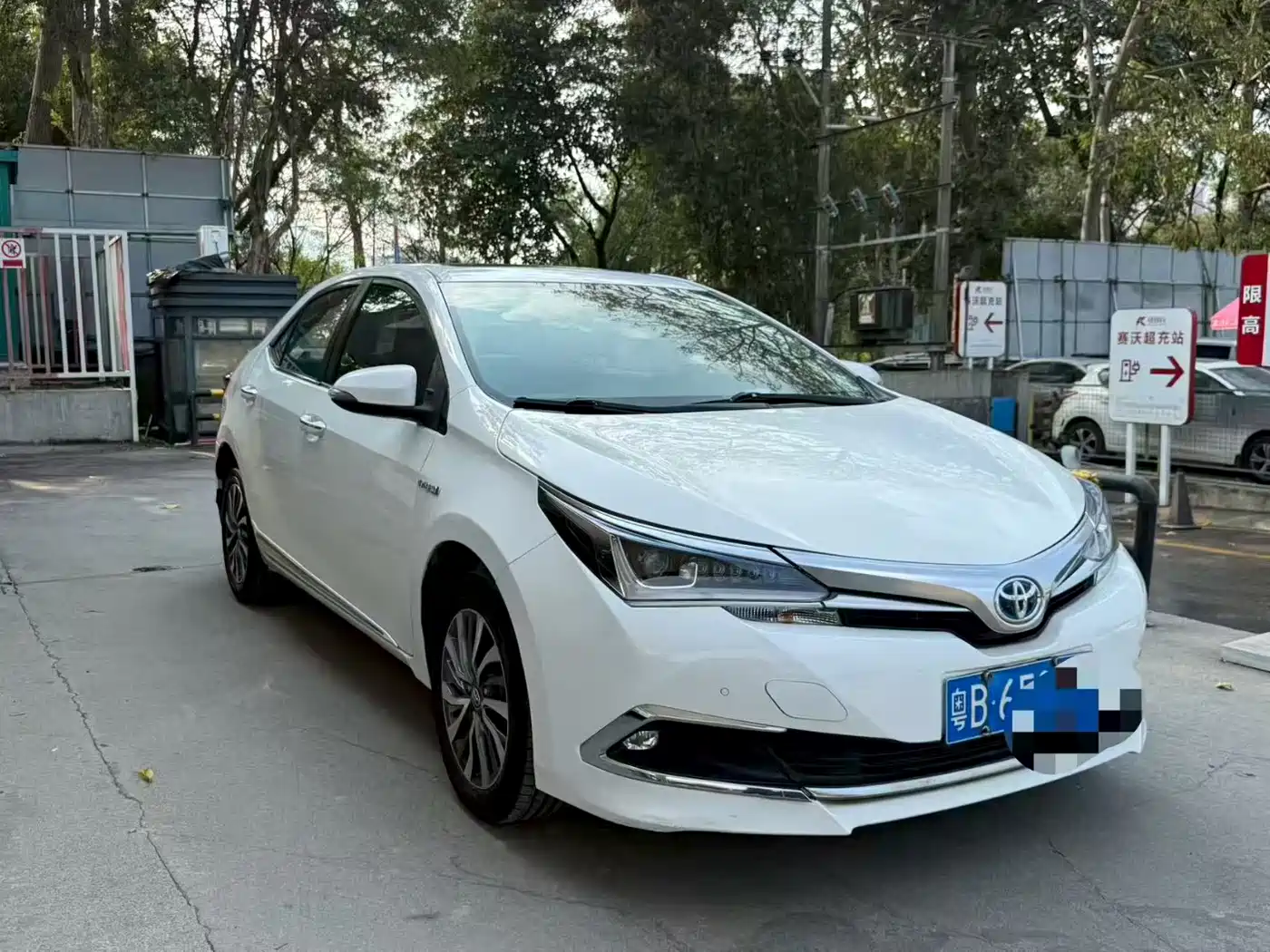 Фото 3 - Toyota Corolla