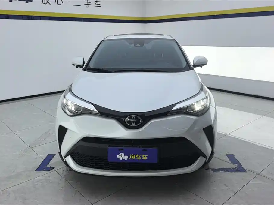 Toyota C-HR 2023 Model 2.0L Premium Edition фото 2