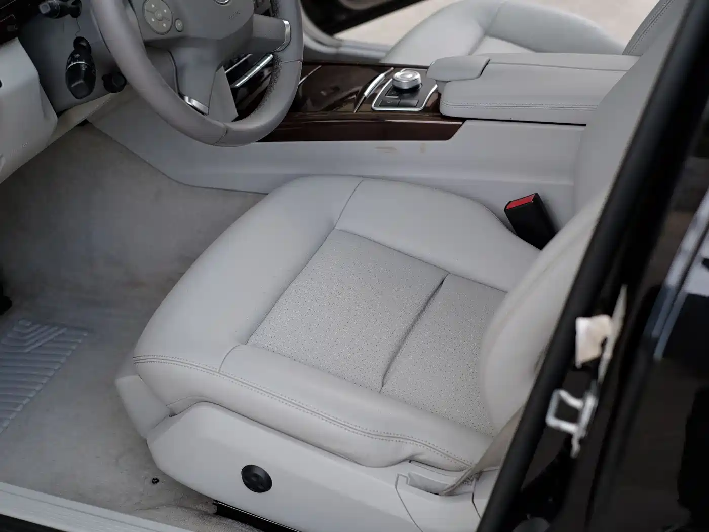 Mercedes-Benz E-Class 2012 E 200 L CGI Elegance фото 20