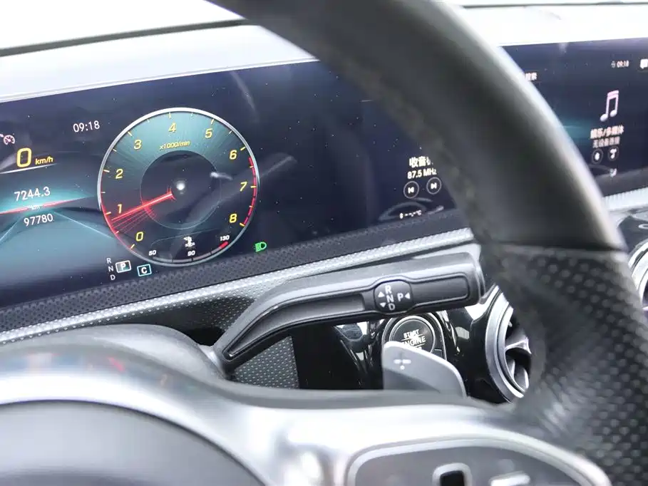 Mercedes-Benz A-Class 2019 A 200 L Sport Sedan фото 9