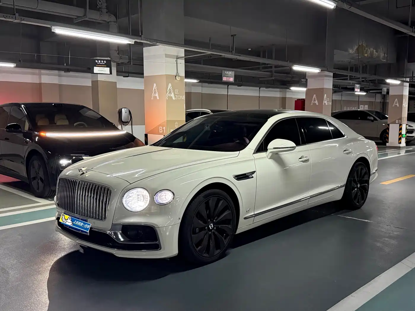 Фото 1 - Bentley Flying Spur
