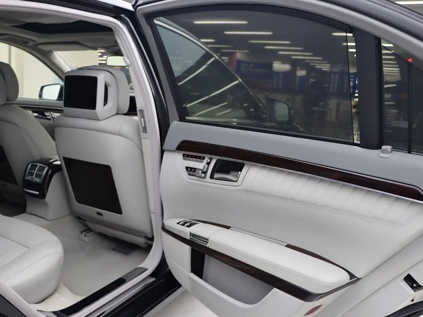 Mercedes-Benz S-Class 2010 S 600 L фото 15