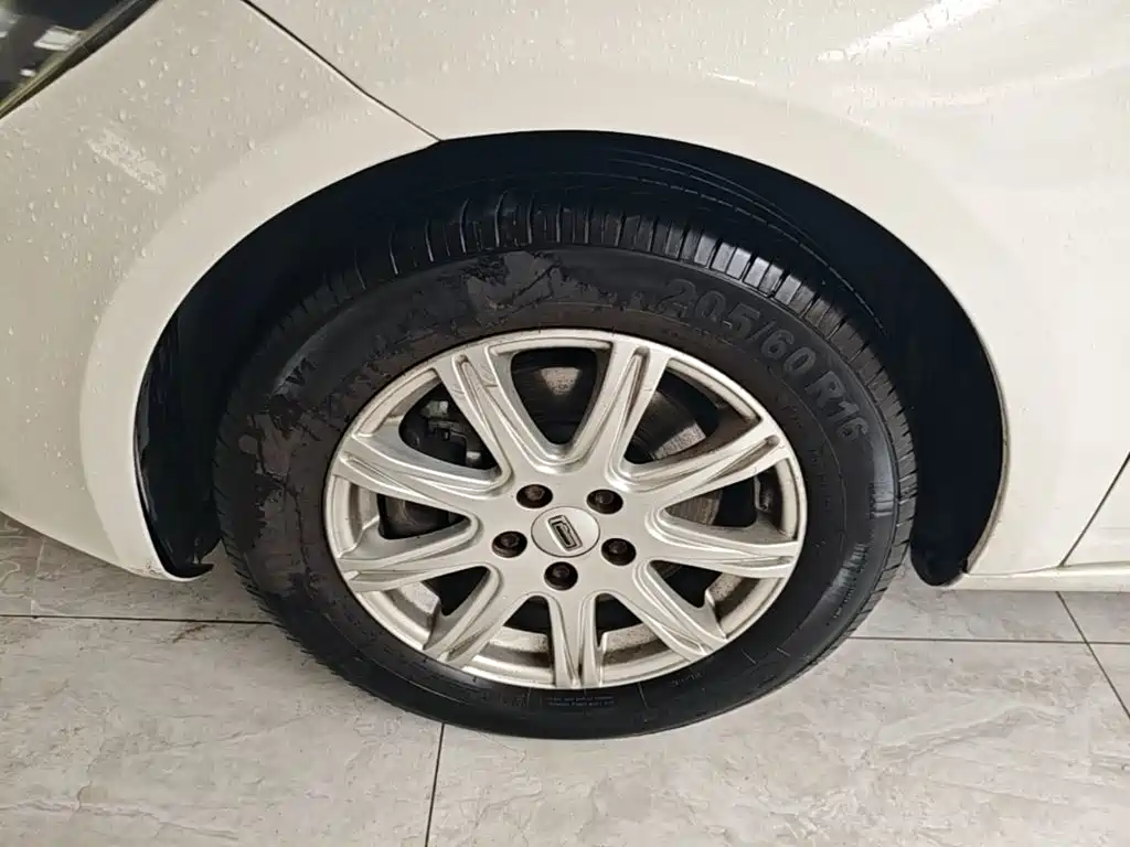 Qoros 3 2019 2018 Sedan 1.6L Auto Leading