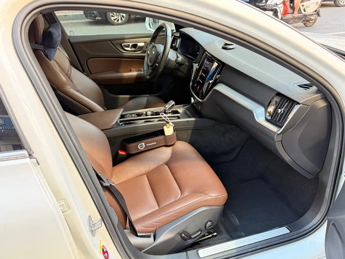 Volvo S60 2022 2022 B4 Smart Comfort Luxury Edition