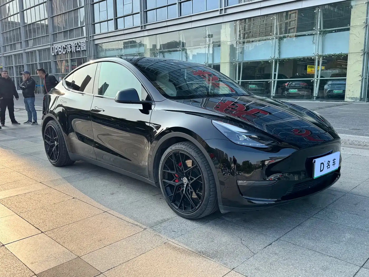 TESLA MODEL Y