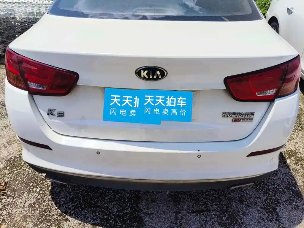 Фото 5 - Kia K5