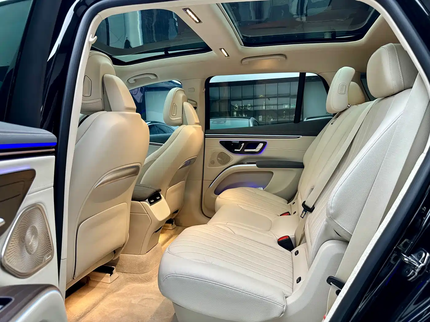 MERCEDES-BENZ EQS SUV