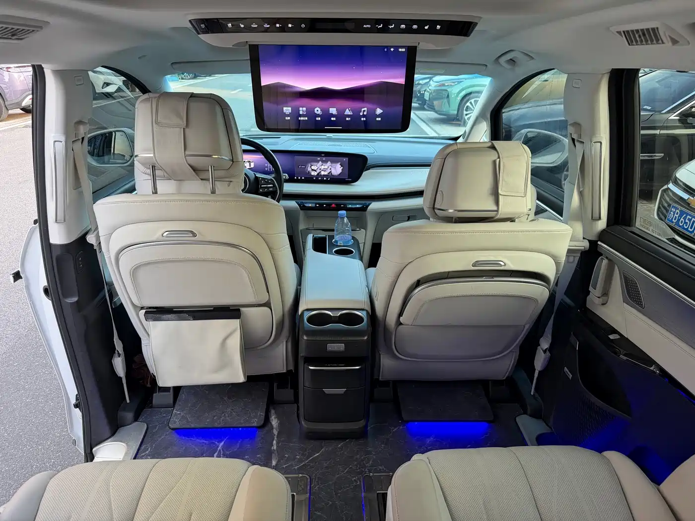 Buick GL8 New Energy 2024 2024 Landglory Premium Edition 7-Seater