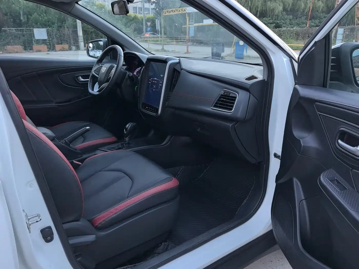 Luxgen U5 SUV 2018 2017 1.6L CVT Celebrity Edition