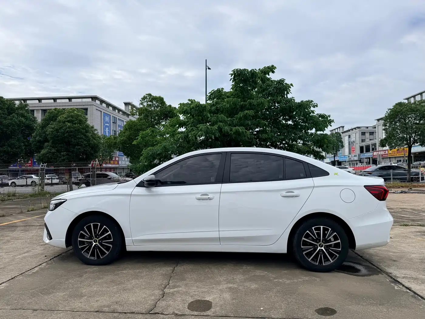 ROEWE I5