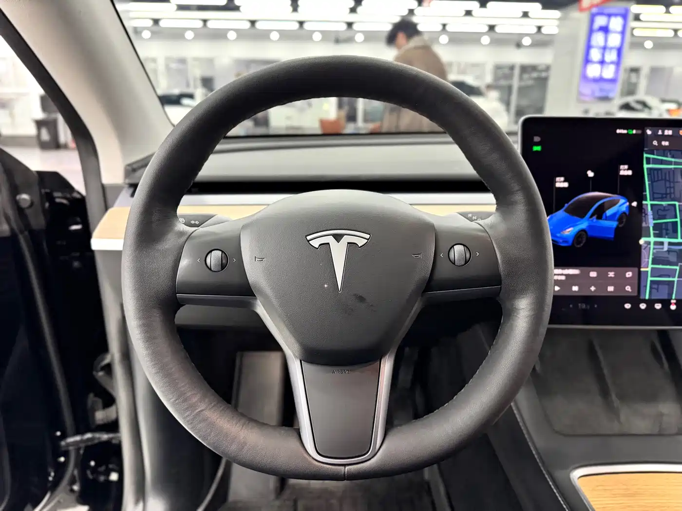 TESLA MODEL Y