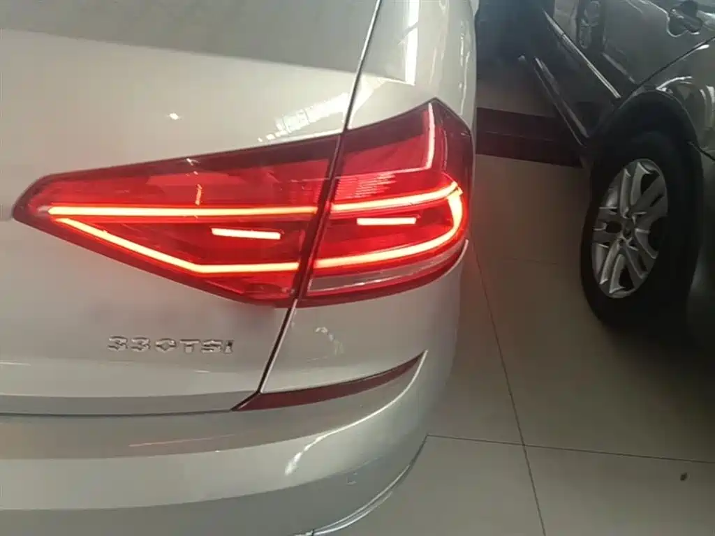 Volkswagen Passat 2016 330TSI DSG Honor Edition фото 8