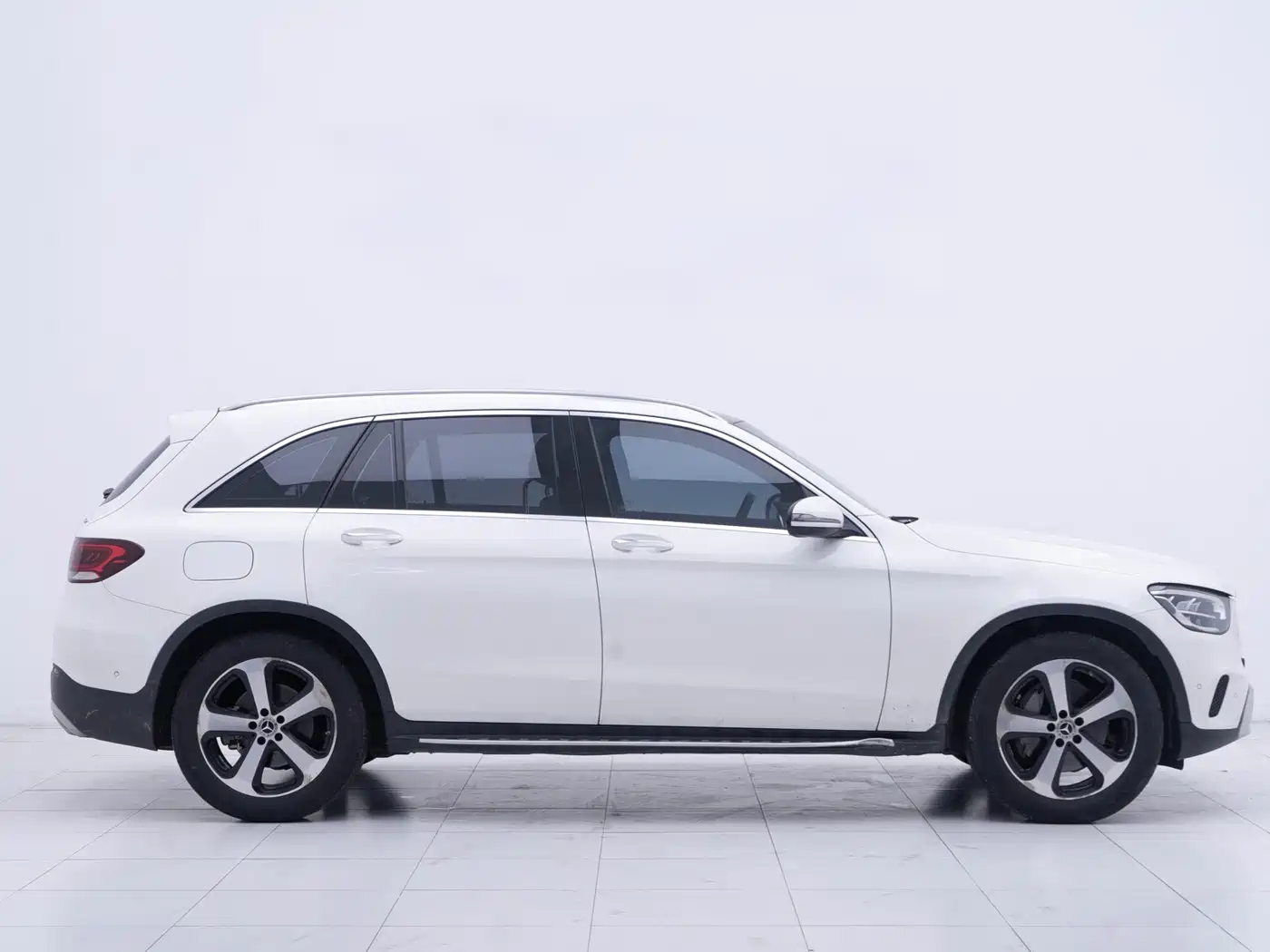 Mercedes-Benz GLC 2022 Facelift GLC 260 L 4MATIC Luxury Model фото 3