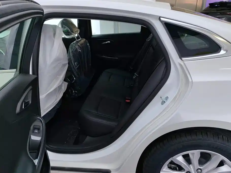 Chevrolet Malibu XL 2023 1.5T RS Edition фото 11
